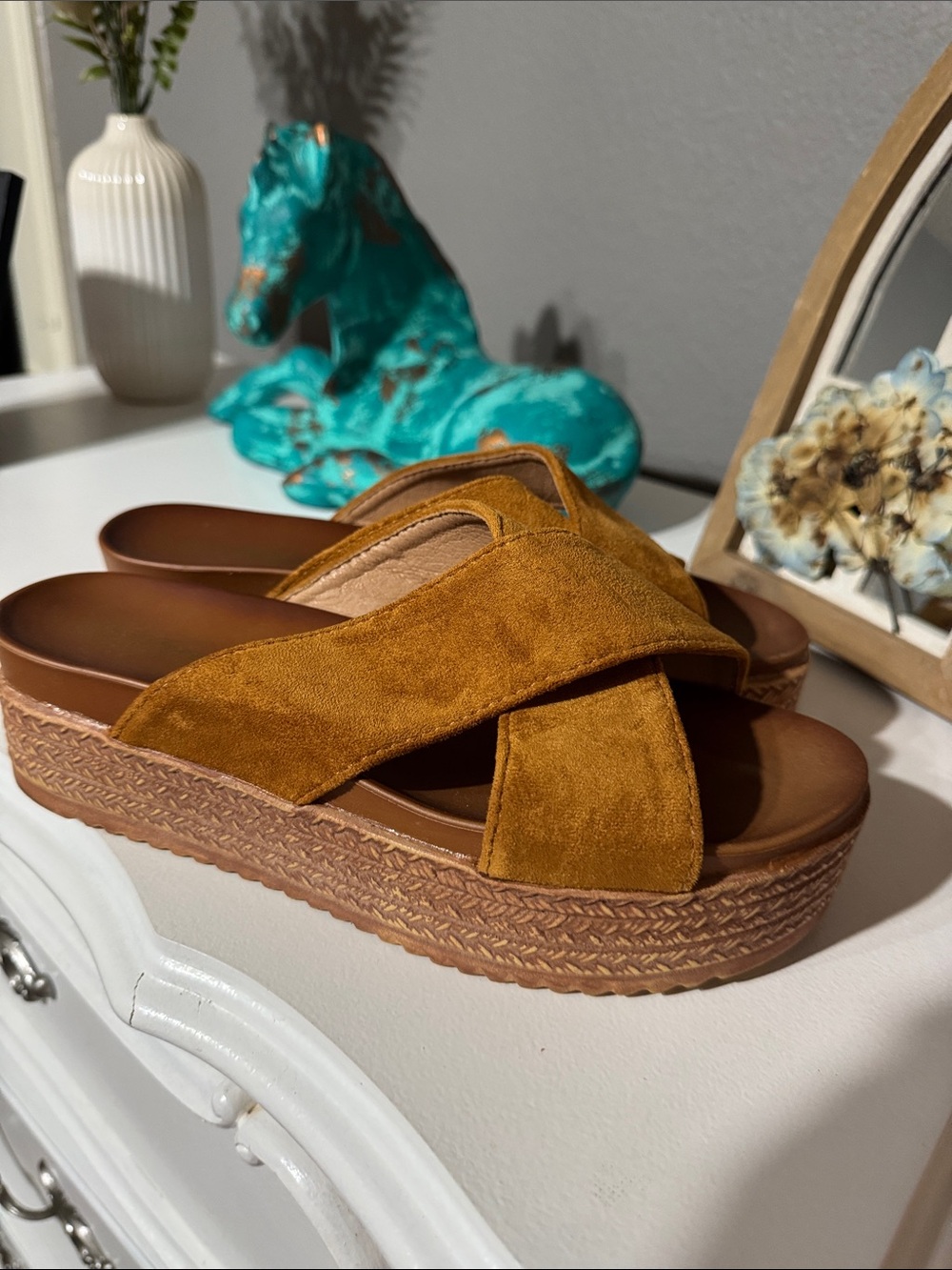 Forever Women's Crisscross Platform Slide Sandals - Tan